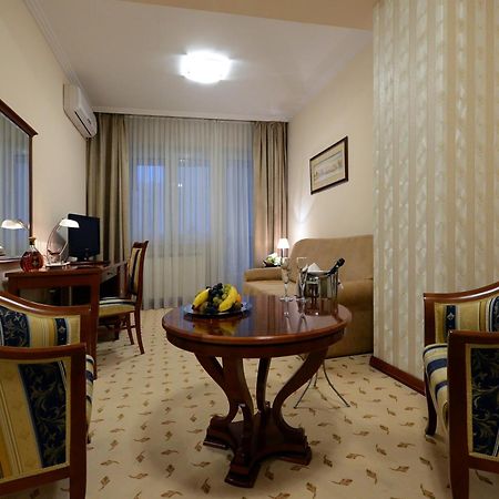 Hotel Orasac Belgrado Buitenkant foto