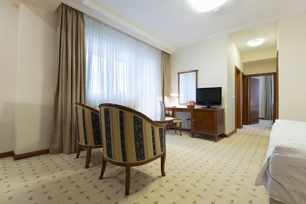 Hotel Orasac Belgrado Buitenkant foto